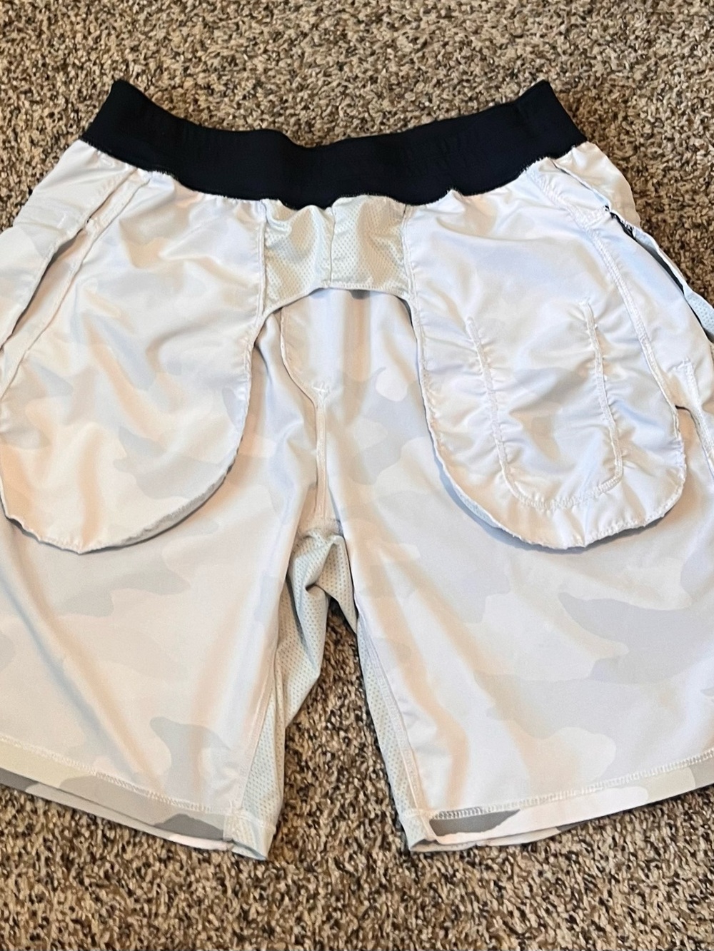 Fabletics Men's White and Gray Camo Athletic Shorts - Picture 5 of 7